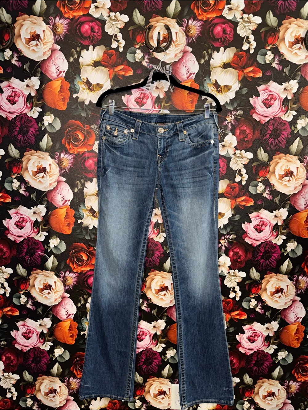 Women’s True Religion Medium Wash Bootcut Jeans, Size 28